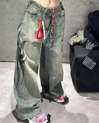 High-Waisted Baggy Jeans - Image 3